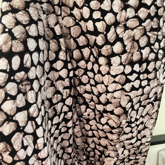 Fahari Bazaar batik pants in white and brown - Picture 4 of 10